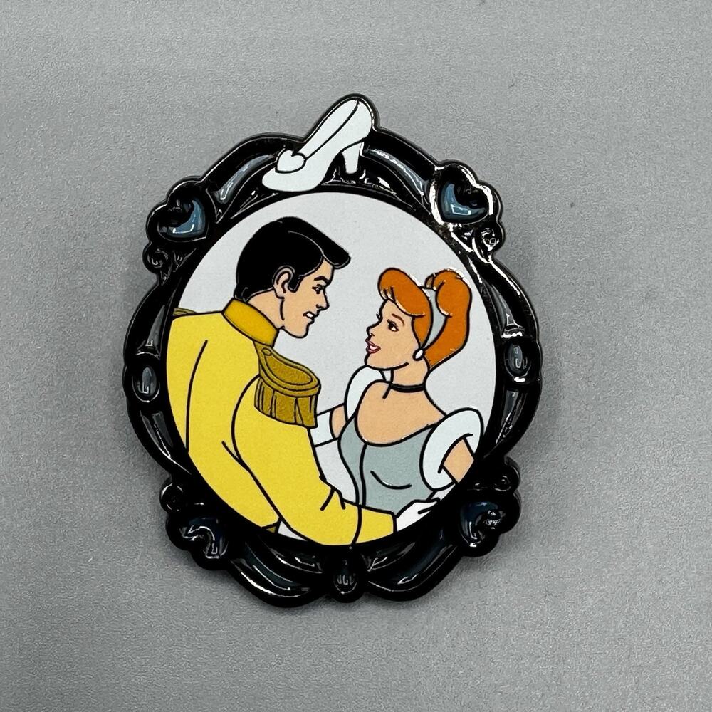 Disney Princess Couples Blind Box Enamel Pin CINDERELLA & CHARMING New Open Box